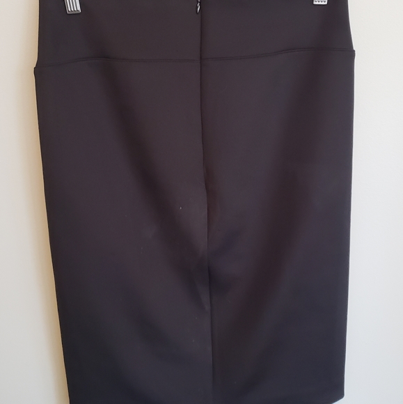 Guess skirt BNWT mesh panel size large - Picture 2 of 4
